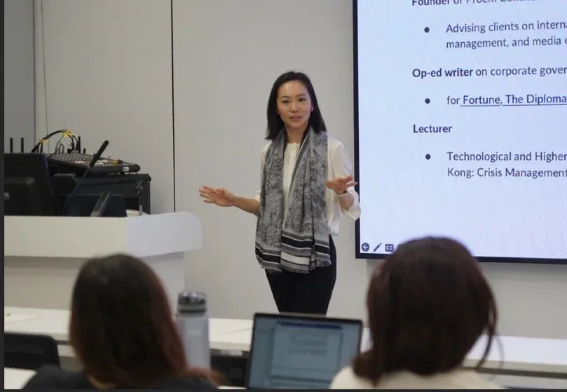 Grace Shao speaking at Tsinghua University